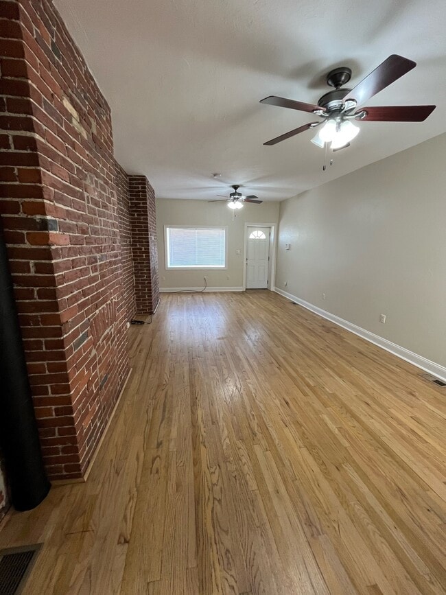 Photo - 185 Lodi Way