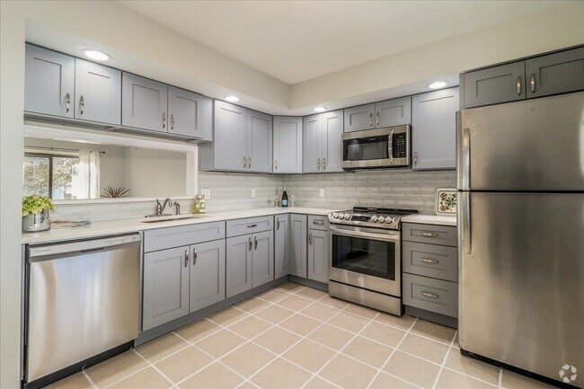 Tile floor and lots of cabinets - 20 Raymond Plz Unit 6 Rental