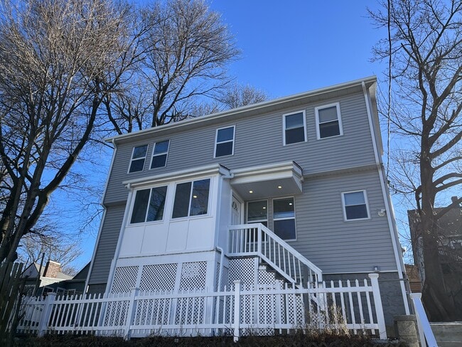 Building Photo - 14 Bennett Pl Rental
