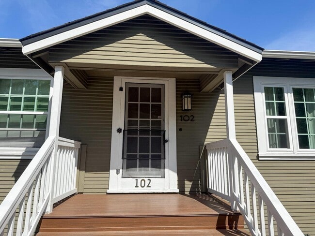 Photo - 102 Poplar Ave