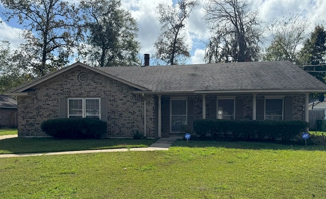 Photo - 654 Mayflower Dr