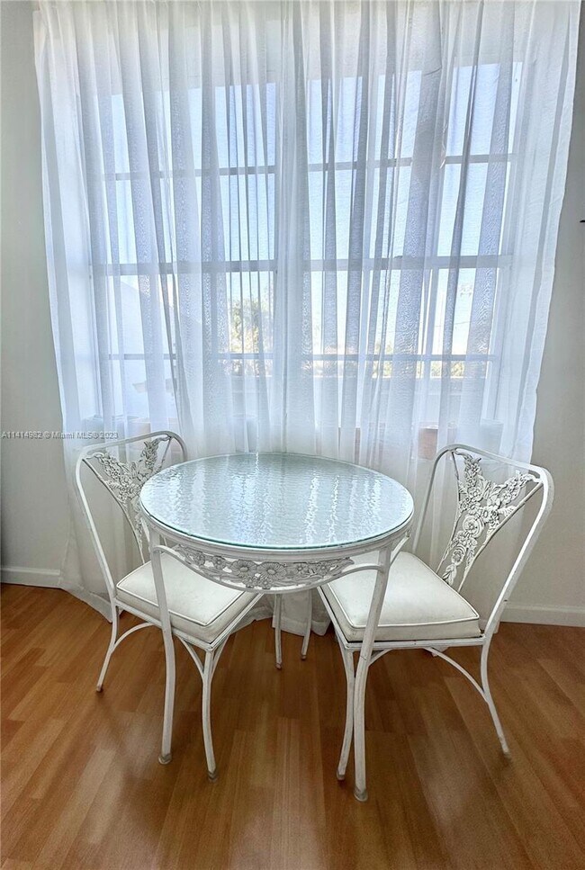 Photo - 1051 Meridian Ave Unit 1F