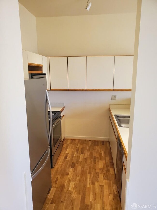 Photo - 355 Buena Vista Ave E