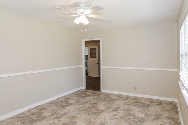 Photo - 5041 Kyle Ln NW