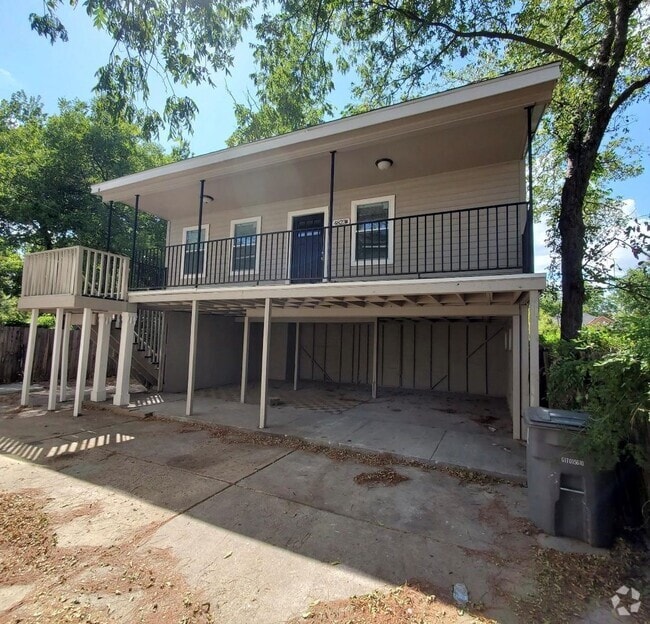 Building Photo - Newly Renovated Duplex in the Heart of Dal... Rental