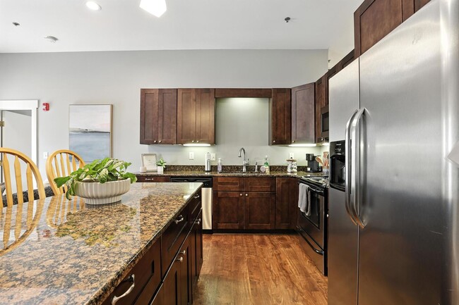 Photo - North Thomas 472-492 Unidad NT482