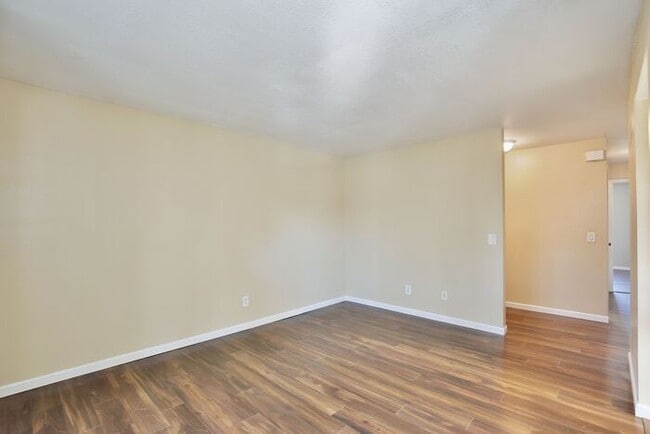 Photo - Spacious 2/2 Cozy Condo with a Screened Balcony in the Gated Community of Hawthorne Village - Orl...