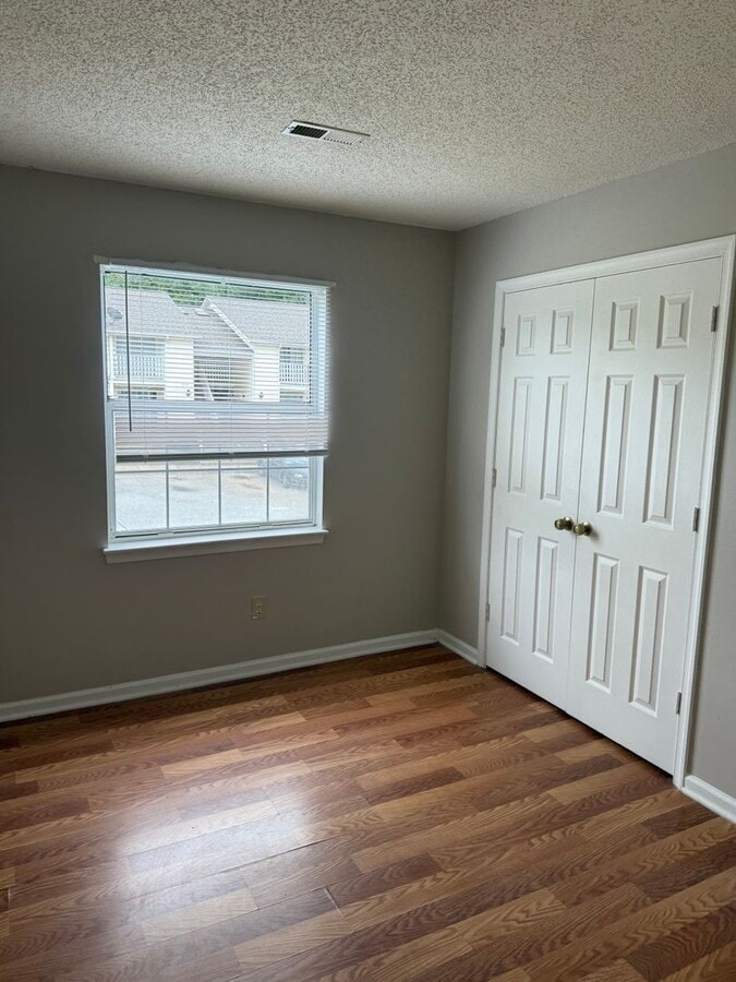 Photo - 515 Mystic Dr Unit #E