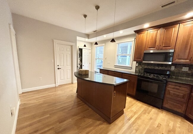 12 Buttonwood St