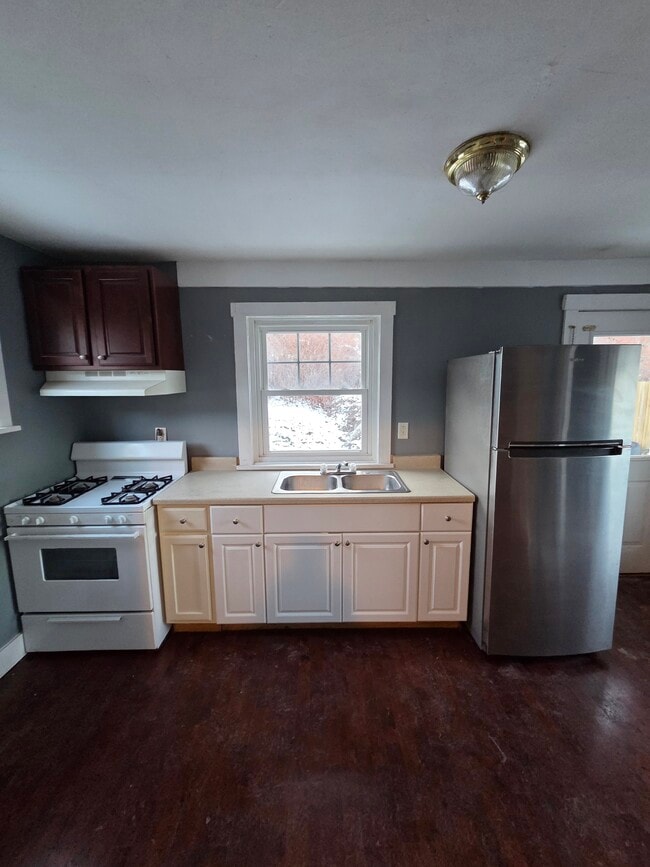 Photo - 437 Freeport Rd