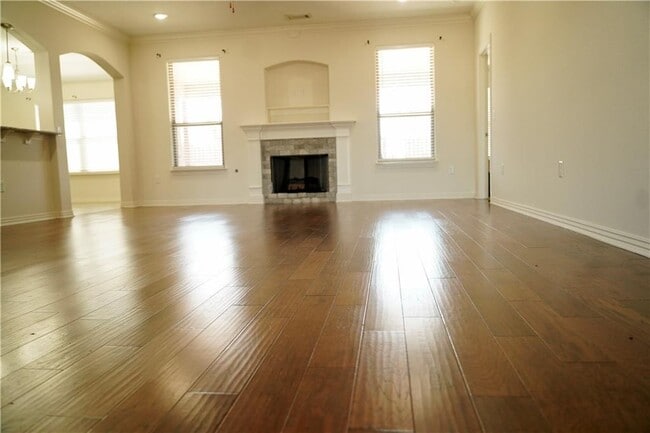 Photo - 381 Holly St