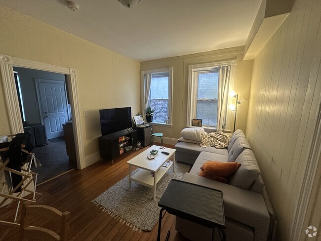 Building Photo - 69 S Huntington Ave Unit 3 Rental