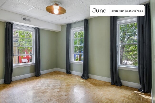 Photo - Room in Shared 7 bed/2.5 bath home Unidad D