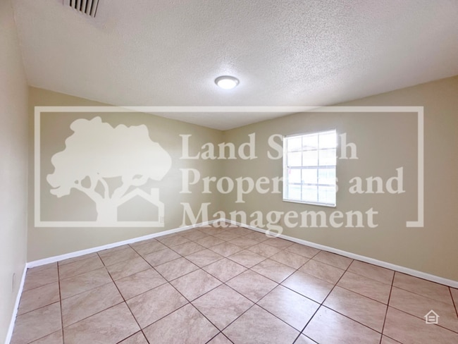 Photo - 5834 Charlton Dr