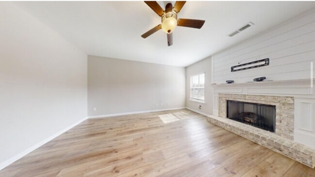 Photo - 2101 Forrest Cv