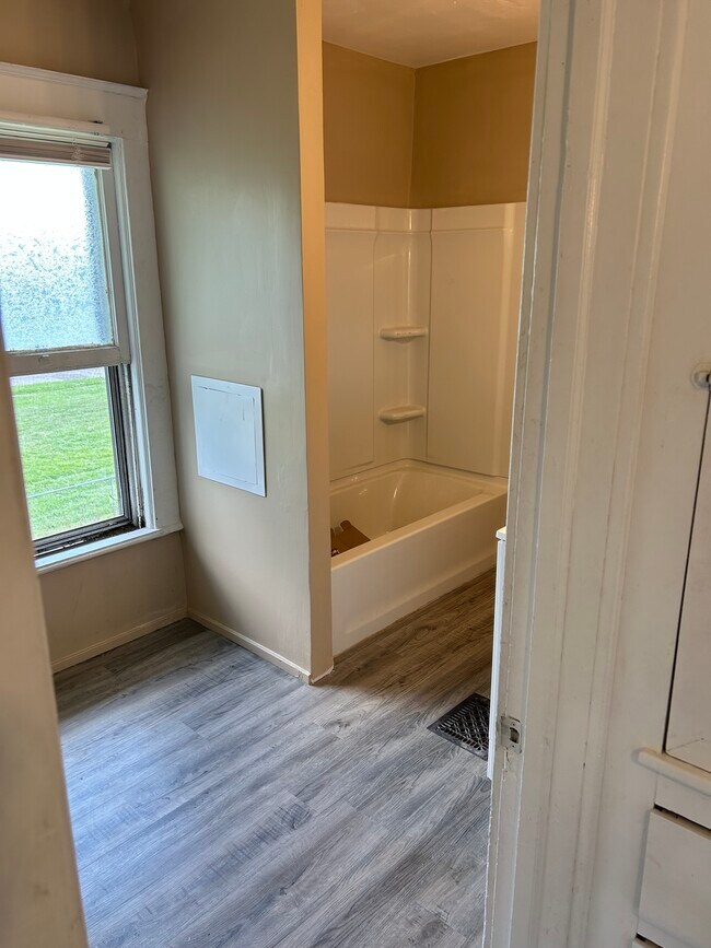 Newly Renovated Bathroom - 2611 Lawrence Ave House