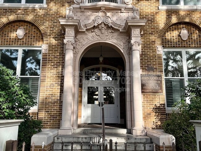 2525 College St Unit 2201