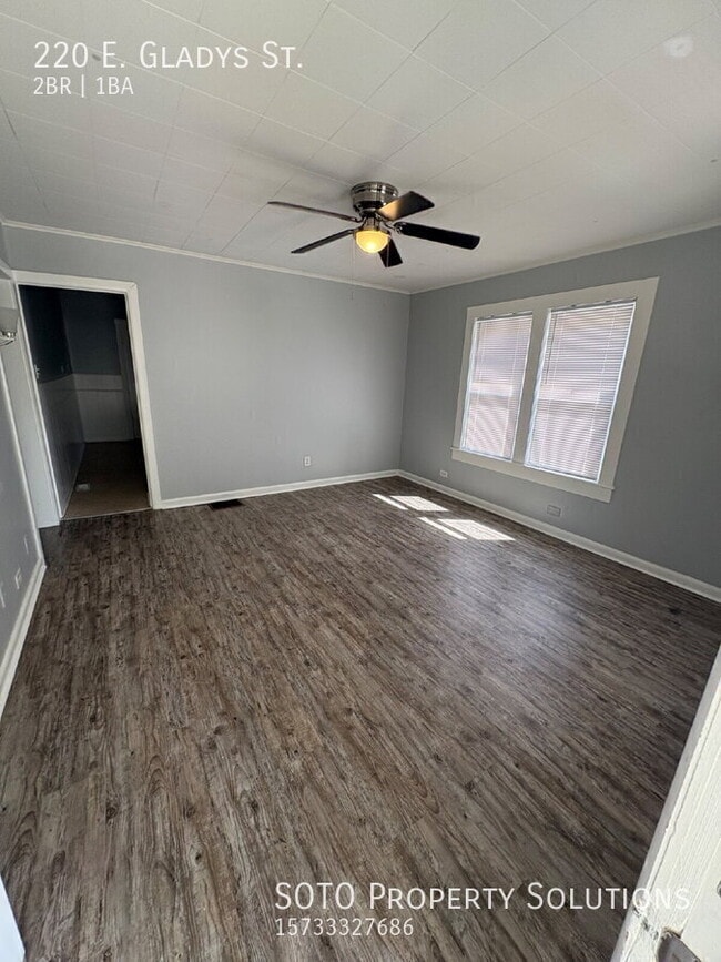 Photo - 220 E Gladys St