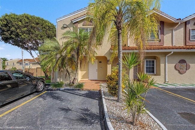 Building Photo - 6560 SW 138th Ct