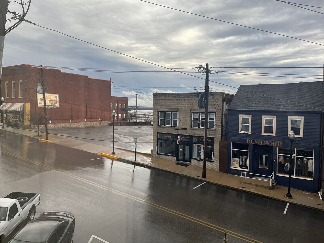 Photo - 10 E Broadway