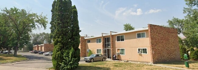 2-Bed 1-Bath Green Leaf Apartments