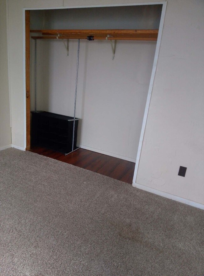 Photo - 8 A St