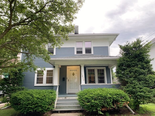 Photo - 1232 Porlier St