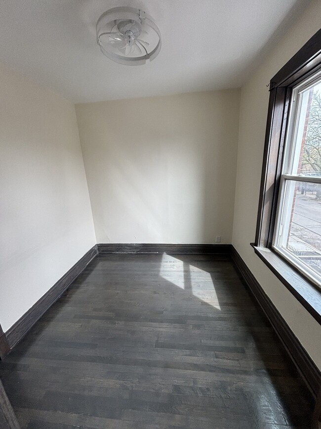 Photo - 1538 N Avers Ave