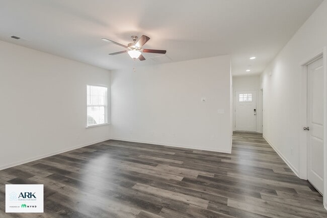 Photo - 103 W Louisiana Ave