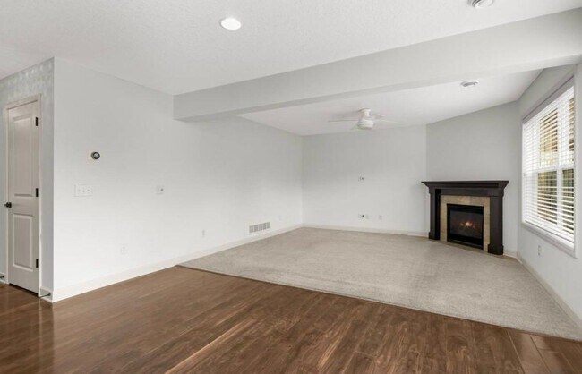 Photo - 3223 Red Oak Trl
