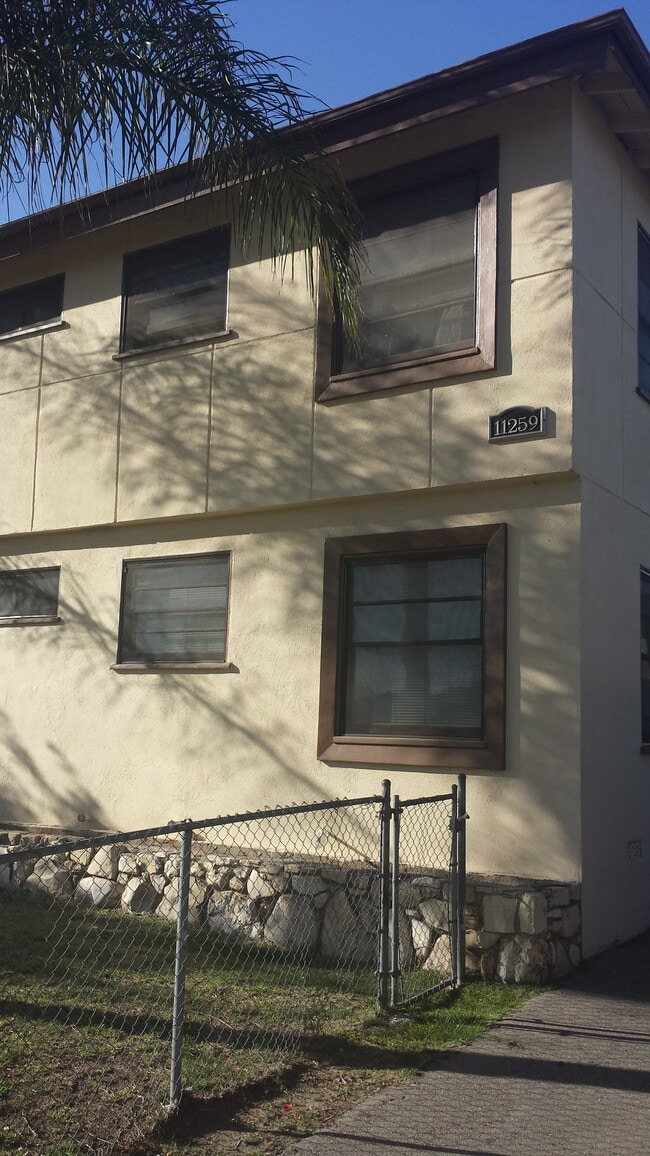 Front - 11259 Hatteras St