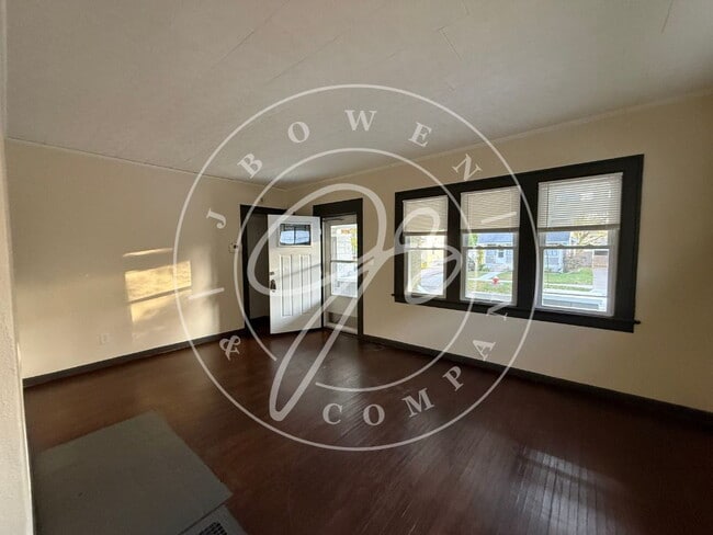 Photo - "Charming 2-Bedroom Home with Gleaming Har...