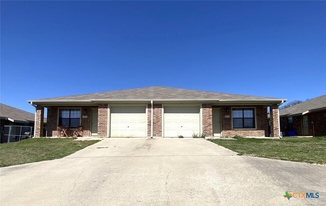 Building Photo - 2802 Ashley Dr Unit 2802