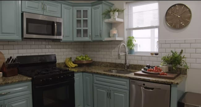 Kitchen - 4937 Chancellor St