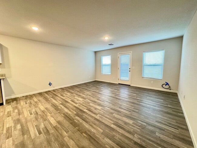 Photo - NICE FORT MOHAVE HOME