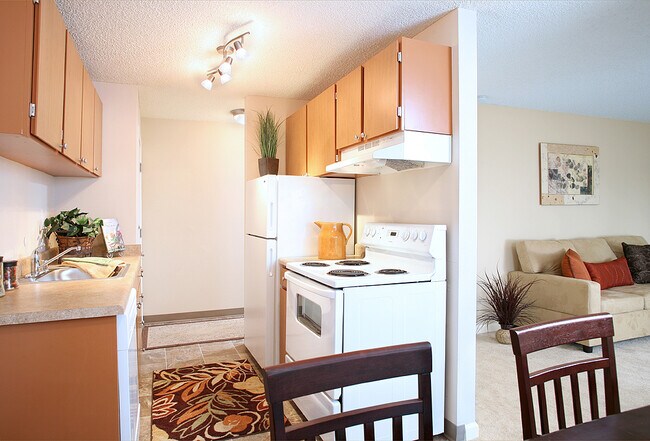 Hill Crest Apartments