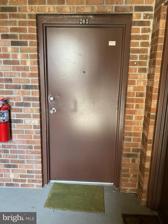 Building Photo - 200 Chesterfield Ln Unit 203