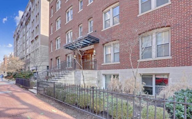 Photo - 1121 24th St NW Unit 105