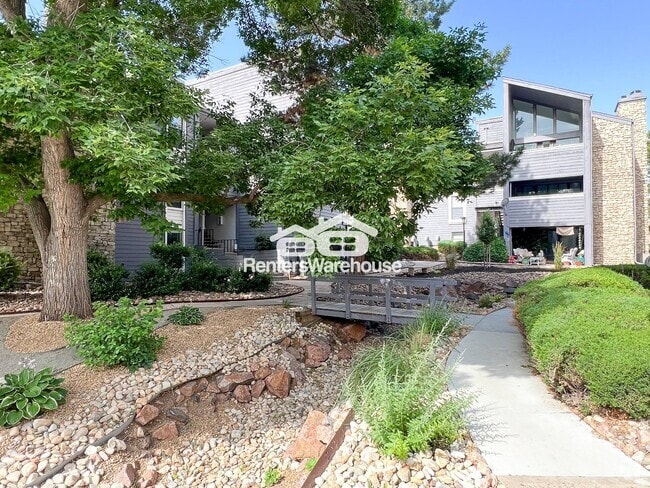 Building Photo - 6420 S Dayton St Unit Apt J5