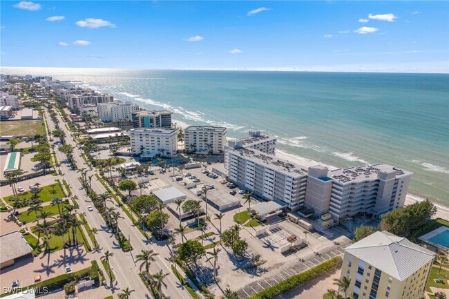 Building Photo - 3443 Gulf Shore Blvd N Unit 813