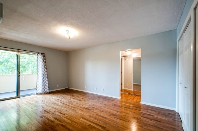 Photo - 515 Basswood Ave Unidad K104