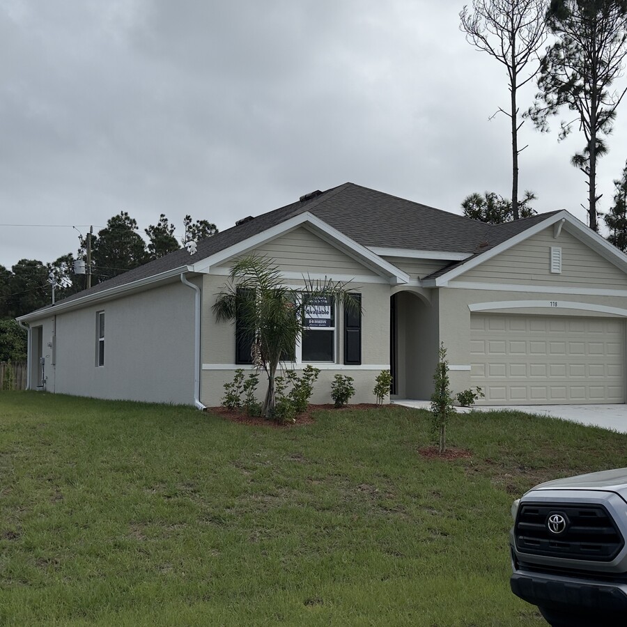 Photo - 778 Davidson St SE