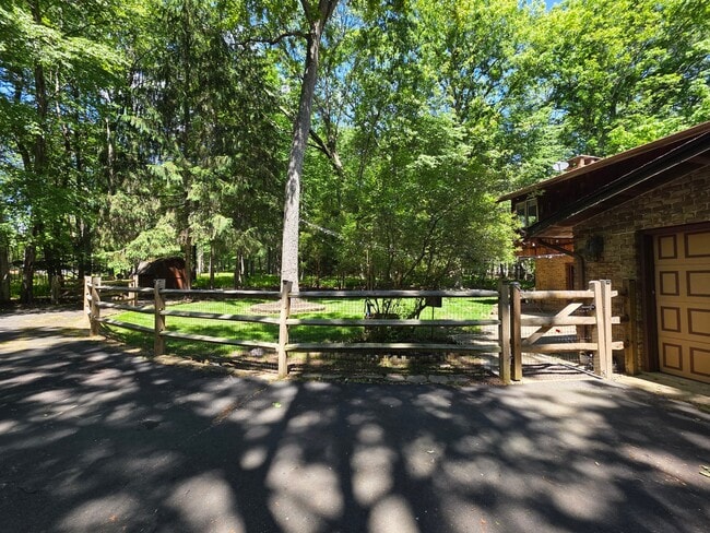 Photo - 197 Winchester Dr