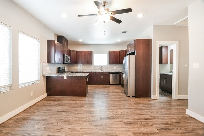 Photo - 3249 Dixie Dr Unit B