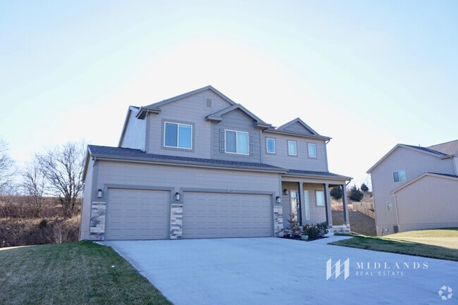 Building Photo - Hyda Hills 2-Story Rental