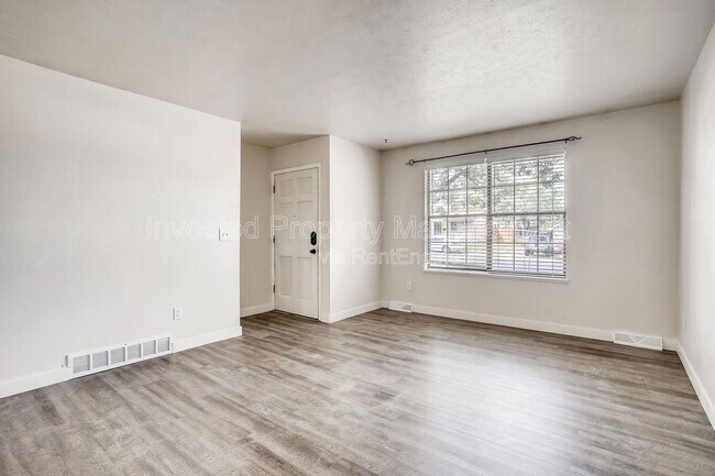 Photo - 172 S Cody St