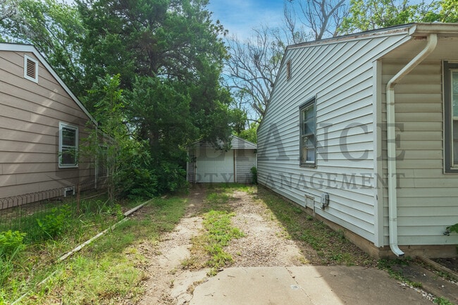 Photo - 608 N Sheridan St