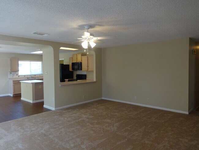 Photo - 4803 Fern Lake