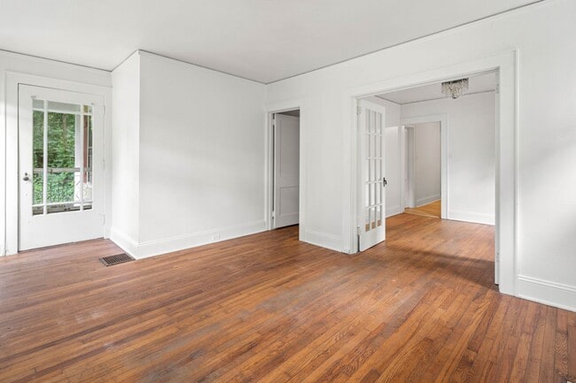Photo - Charming Kenilworth Home
