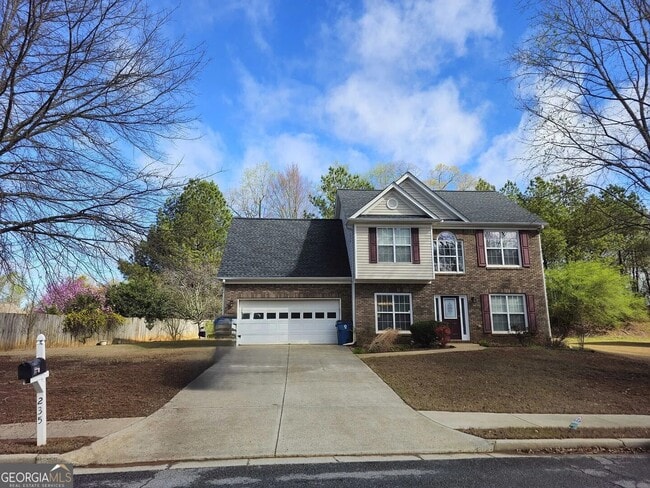 Photo - 235 Circle Rd